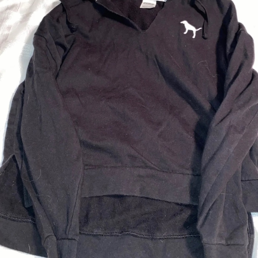 PINK Black cropped hoodie with white logos